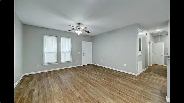5215 Kingsbury St — Photo 5