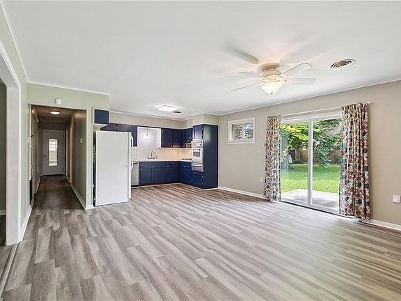 3rd image of 6327 Berkley Dr