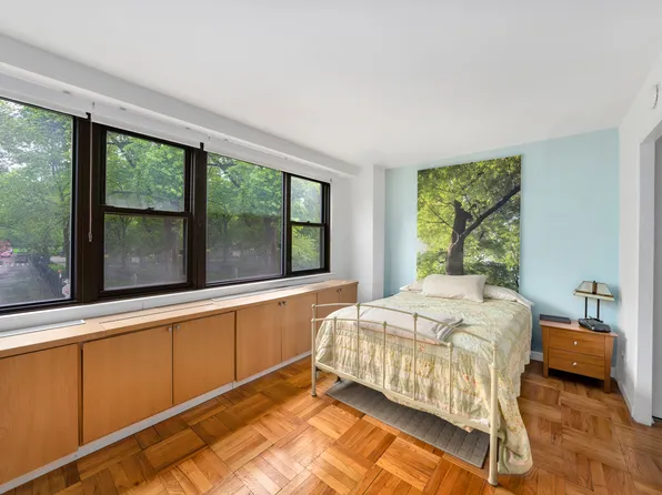 230 East 15th Street 2C image 3 of 6