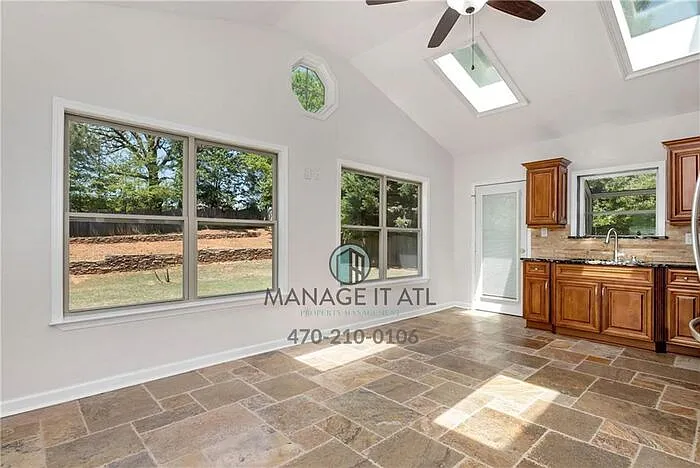 60 Ruby Forest Pkwy — Photo 27