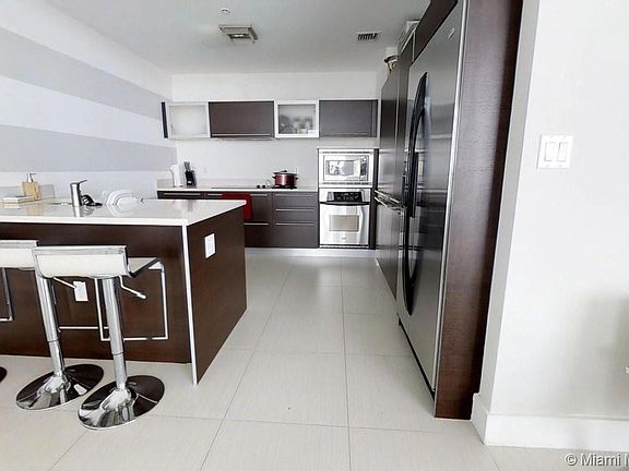 5th image of 1900 N Bayshore Dr #2