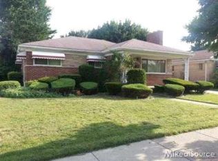 7544 Edward Ave, Center Line, MI 48015
