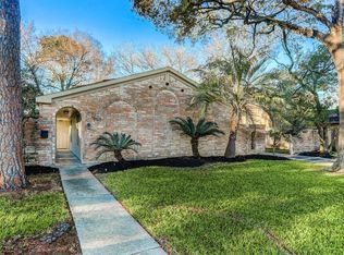 963 Wavecrest Ln, Houston, TX 77062