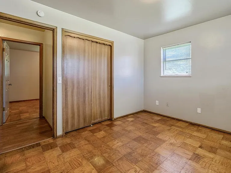 1509 NE 33rd St — Photo 17
