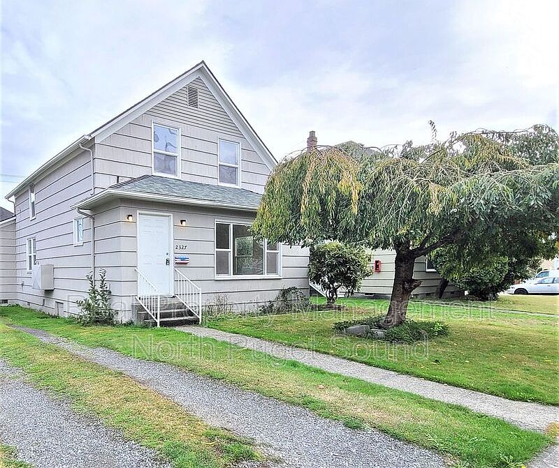1st image of 2327 Lombard Ave