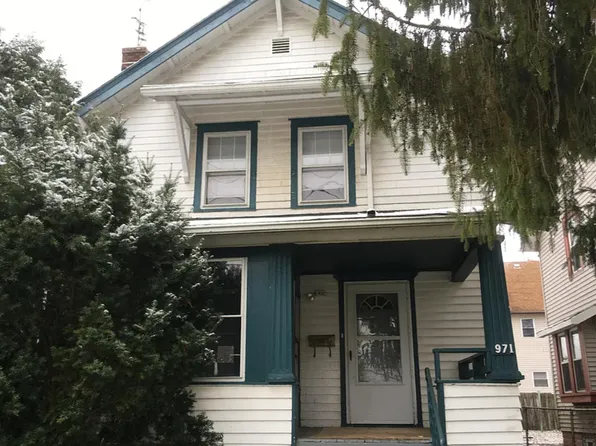 971 Peckham St, Akron, OH 44320