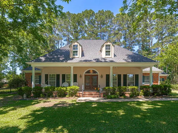 101 Shadia Dr, Clinton, MS 39056