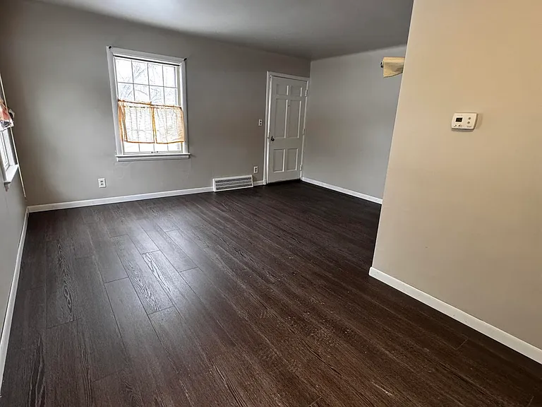 1305 Collegewood St — Photo 6