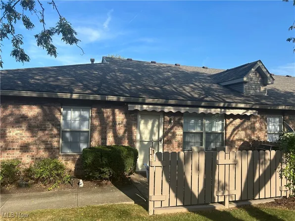 2761 Shakespeare Ln, Avon, OH 44011
