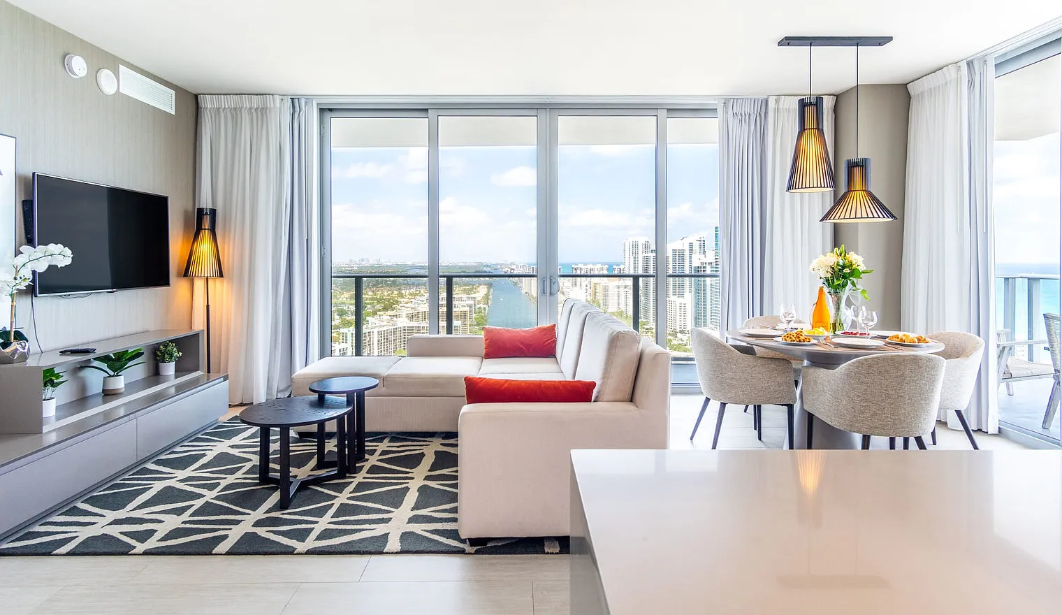 2 bed, 2.0 bath, 1097 sqft, $6,465 — Photo 1