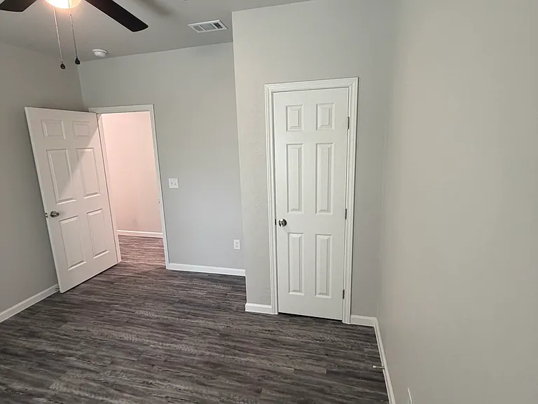 1623 W Ashby Pl — Photo 29
