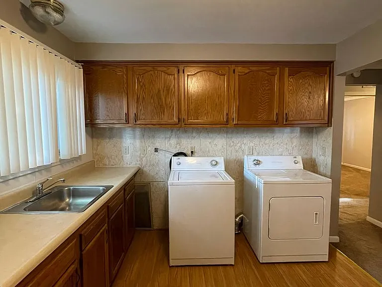 4471 Croissant St — Photo 4