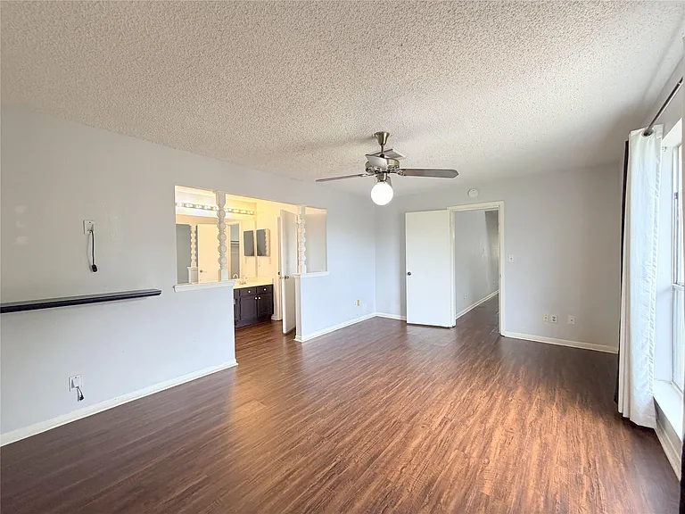 2535 Planters Row — Photo 14