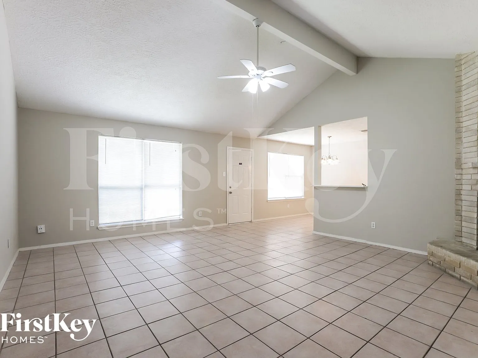 3 bed, 2.0 bath, 1560 sqft, $1,585 — Photo 3