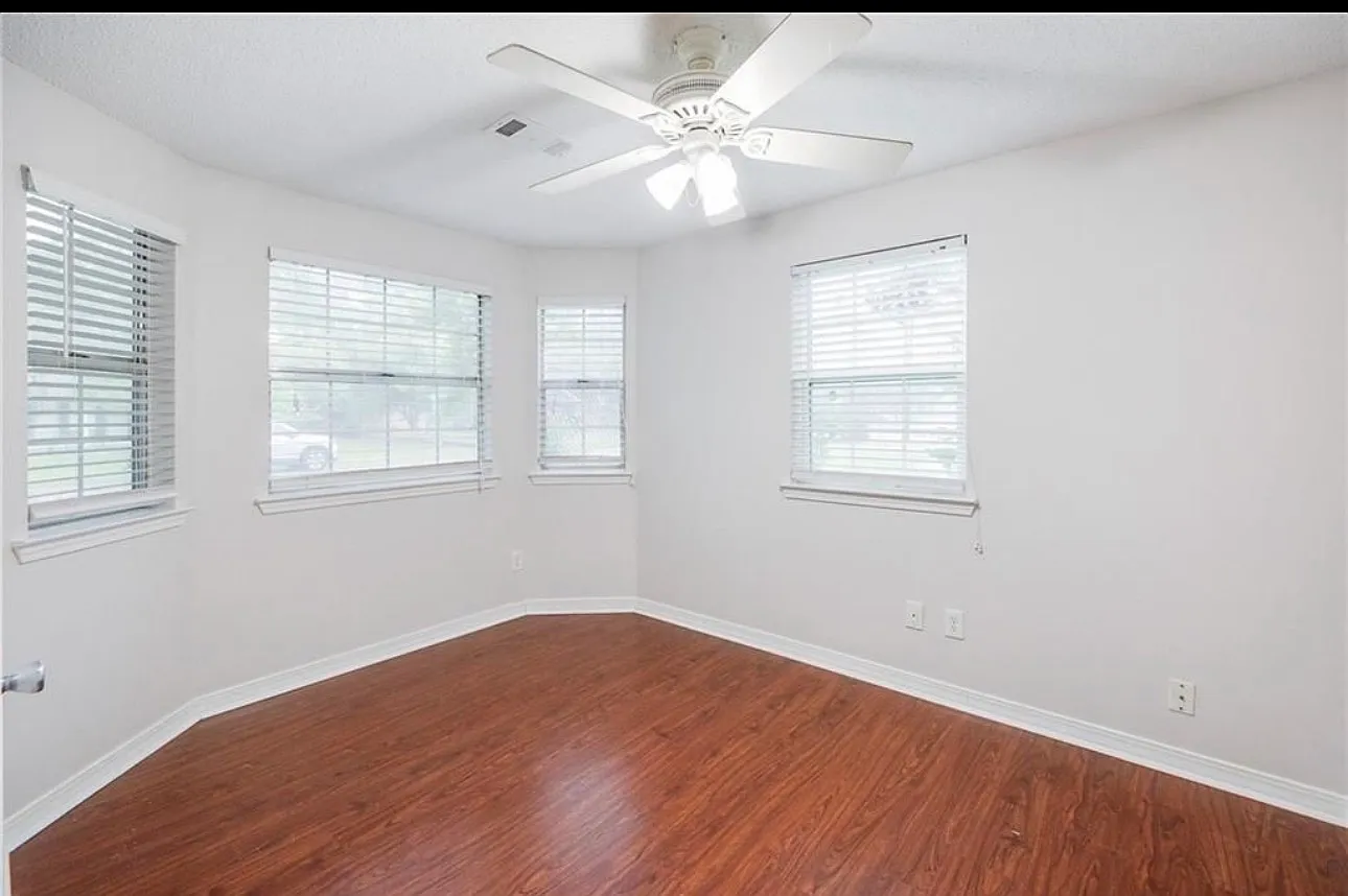 3 bed, 1087 sqft, $1,600 — Photo 2