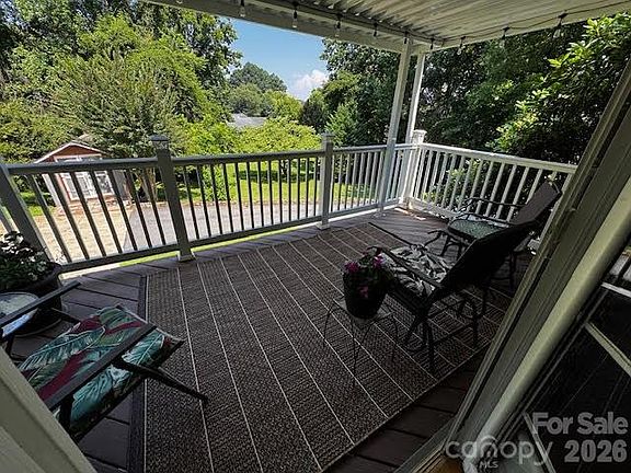 3rd image of 204 Brentwood Dr