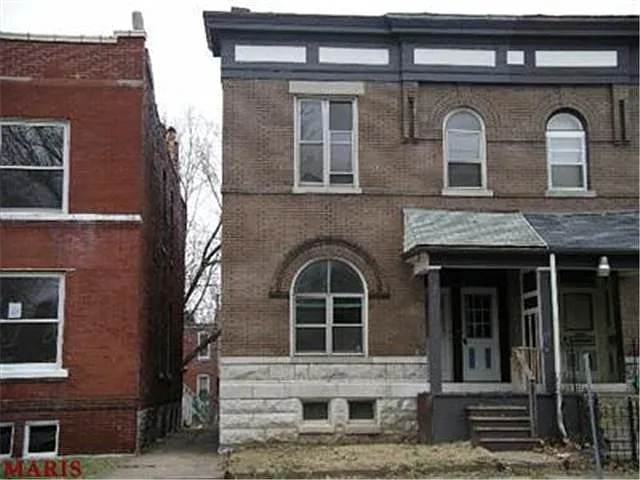2645 Allen Ave photo 1