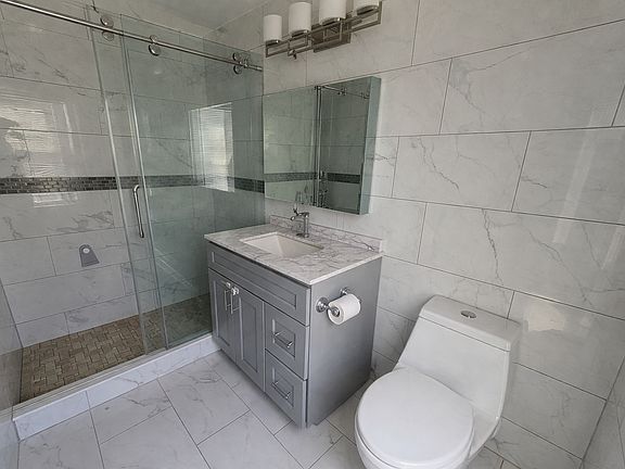 5th image of 613 S Clarion St #3