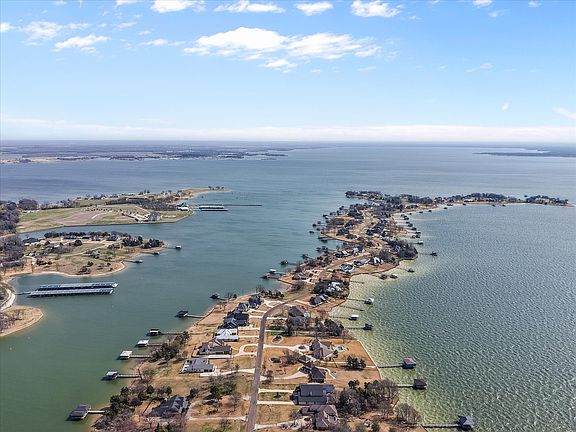 2nd image of 1130 The Shores Dr