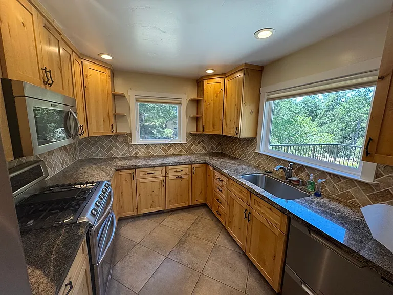 325 Vista Robles Dr — Photo 31