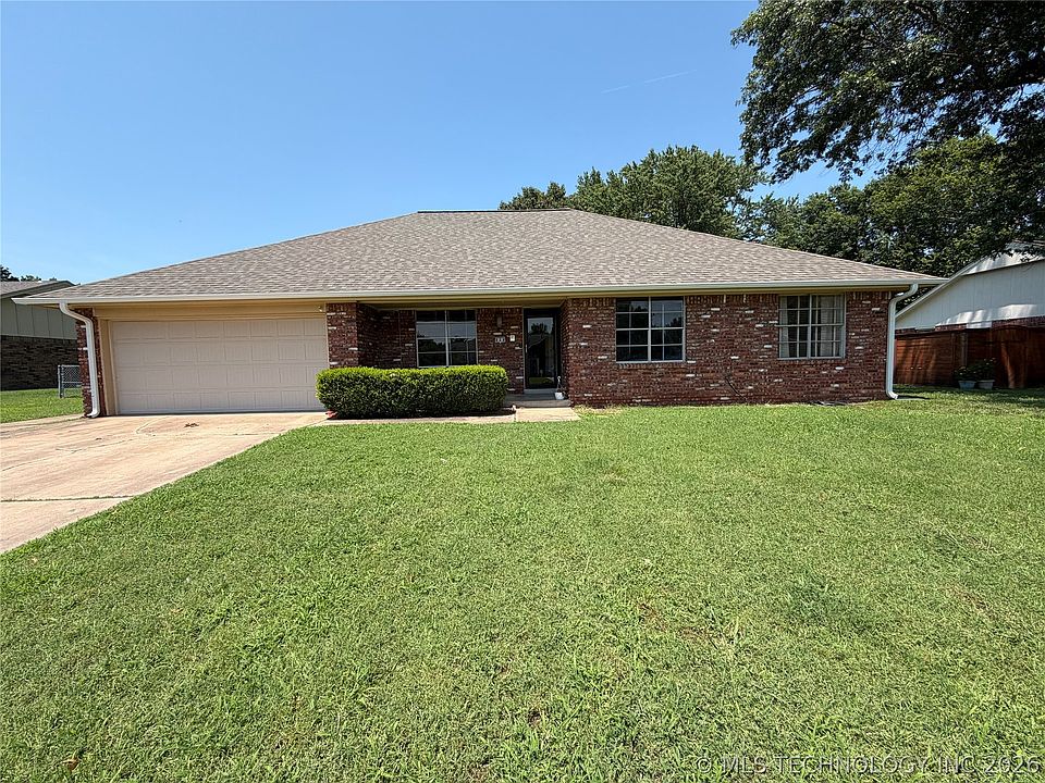 1st image of 808 W Twin Oaks Dr