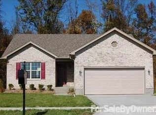 302 Red Crest Dr, Shepherdsville, KY 40165