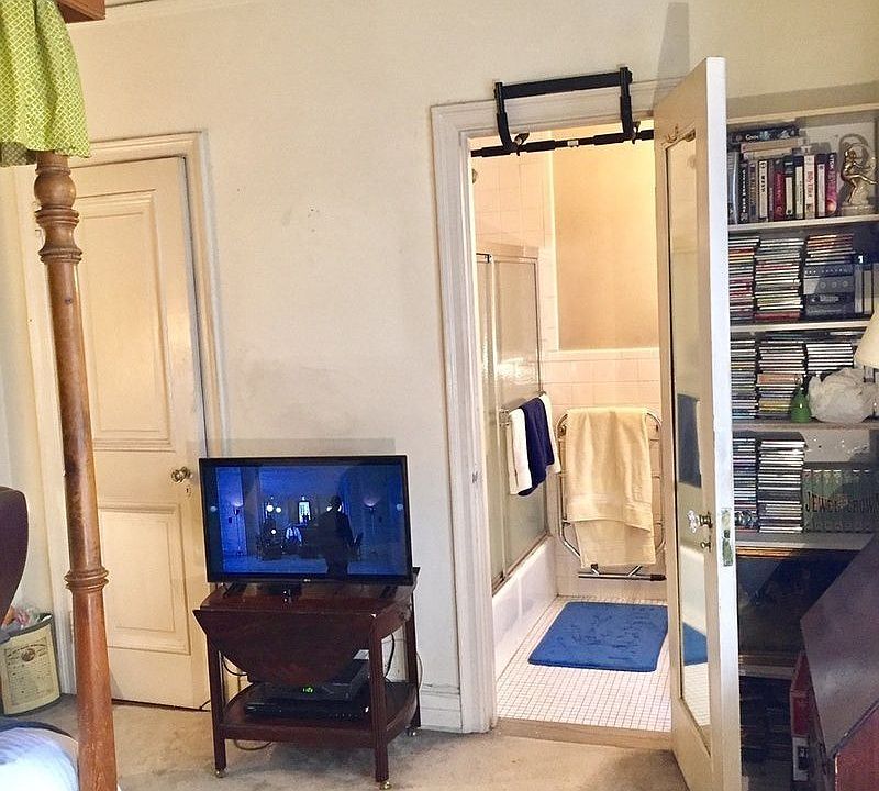 2nd image of 50 E 72nd St #Pha