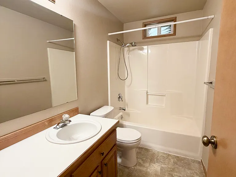 3309 Davis Ct NE — Photo 11