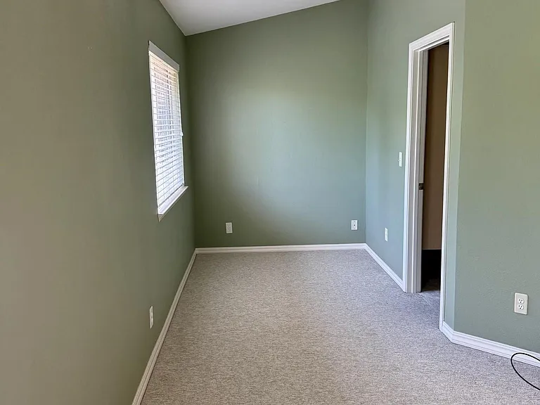 365 Bellflower Dr — Photo 17