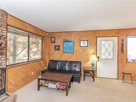 5th image of 820 Hart Ln