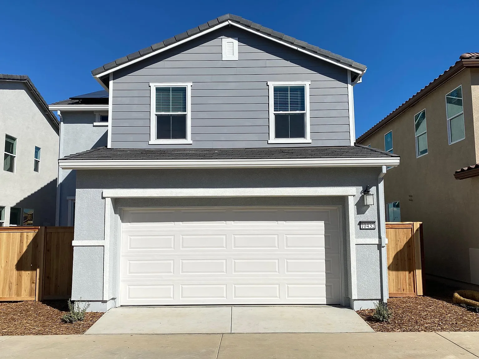 3 bed, 2.5 bath, 1887 sqft, $3,000 — Photo 2