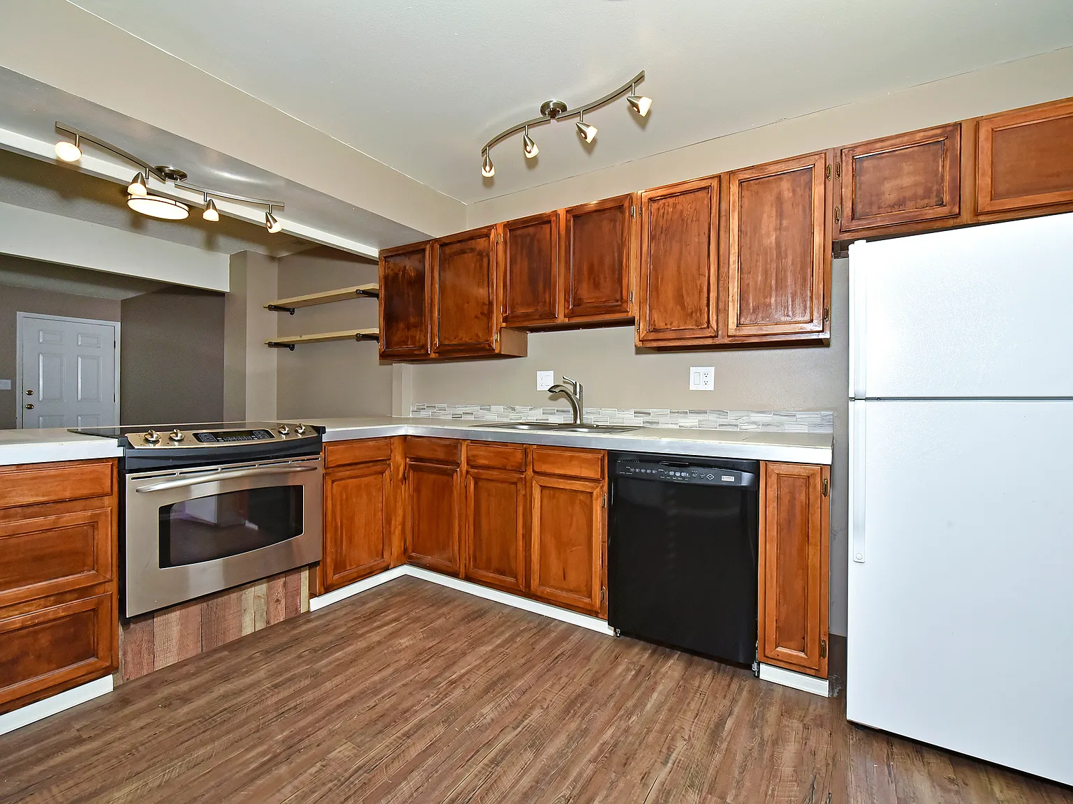 2 bed, 1.5 bath, 1152 sqft, $1,495 — Photo 4