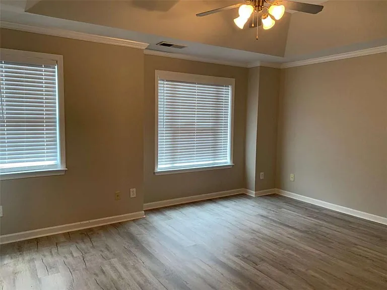 1743 Heights Cir — Photo 15