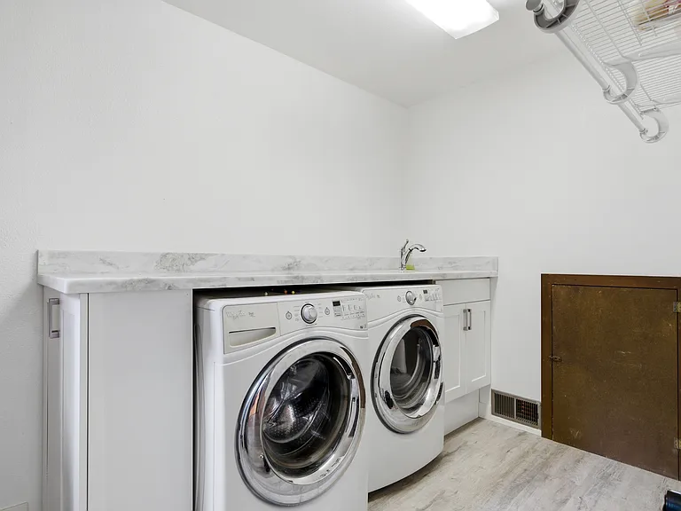 6730 W Mercer Way — Photo 22