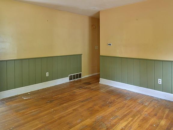 3rd image of 4 Sullivan Dr
