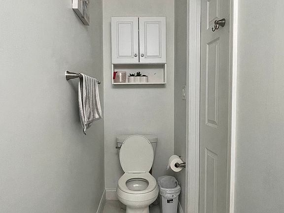 5th image of 9195 Lake Preston Ct #1