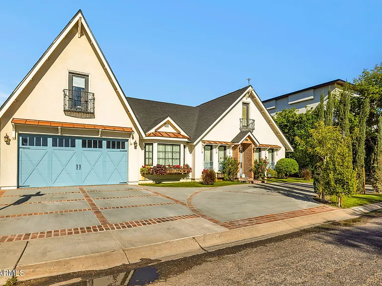4402 E Turney Ave — Photo 3