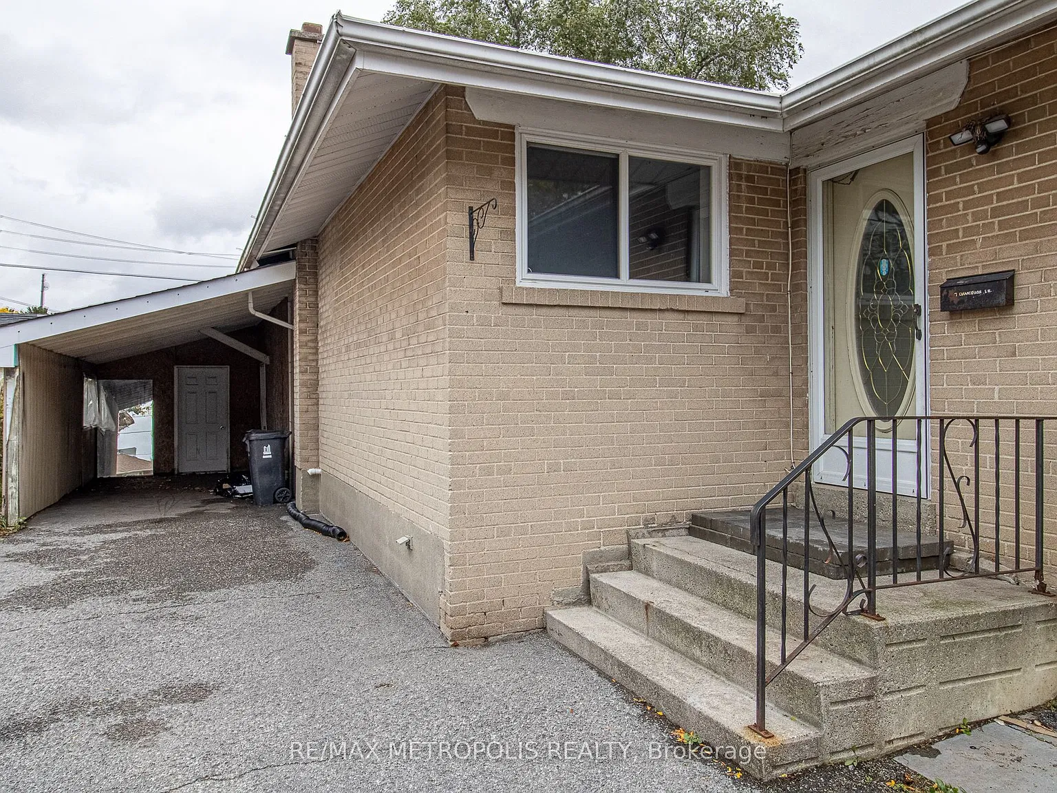 3 bed, $2,600 — Photo 2