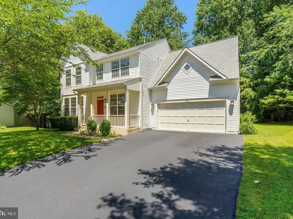 9317 Paul Dr, Manassas Park, VA 20111