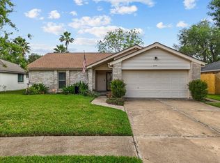 3109 Founders Green Cir, Pearland, TX 77581