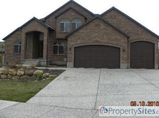 9029 N Club House Ln, Eagle Mountain, UT 84005