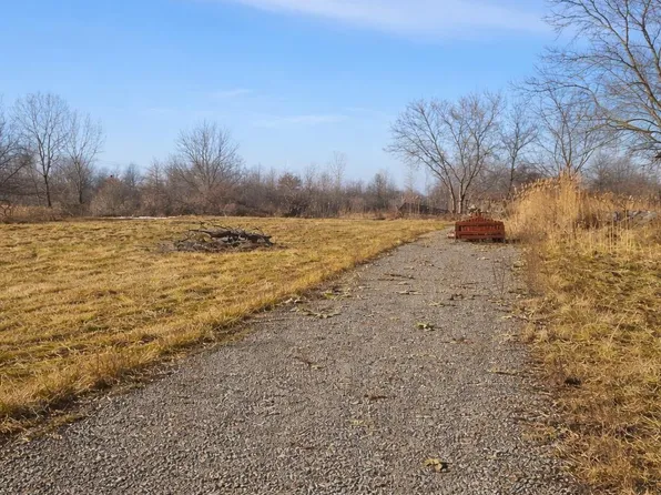 5082 Palms Rd, Casco, MI 48064