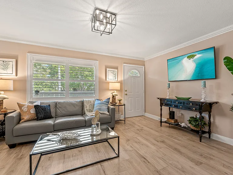 950 7th Ave S #23 — Photo 4