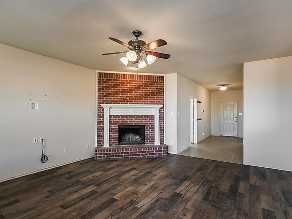 2nd image of 2816 Spencer Cir
