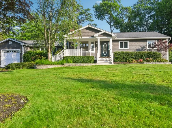 109 Dogwood Lane, Port Jefferson, NY 11777