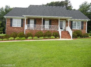 5608 Macy Grove Rd, Kernersville, NC 27284