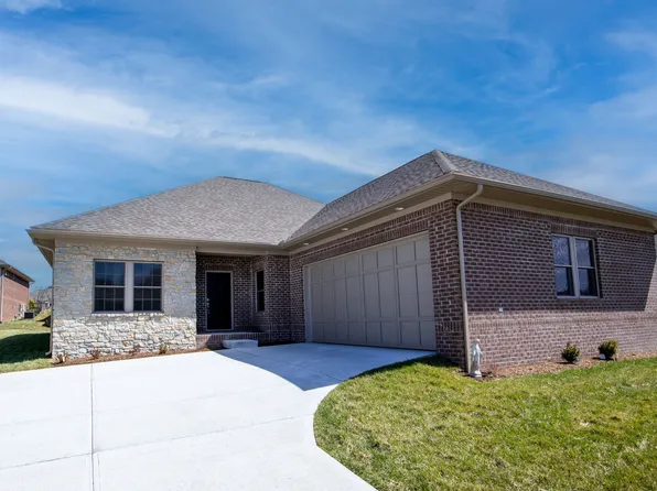 897 Westcreek Dr, Columbus, IN 47201