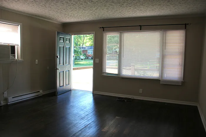 1200 Chester Ave #A — Photo 5