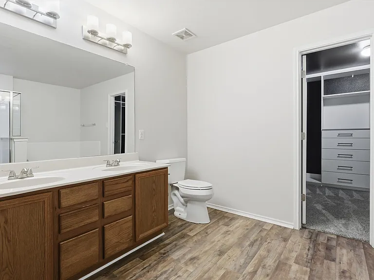 1356 N Cozumel St — Photo 18