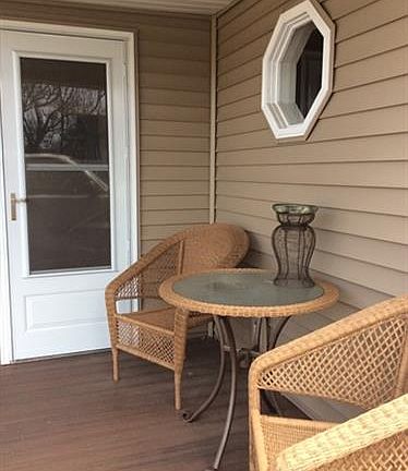 4th image of 712 Brink St